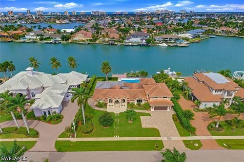 850 W Copeland Dr, MARCO ISLAND, FL, 34145-6635 | Card Image