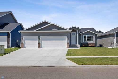 7315 27th St S, Fargo, ND, 58104-4641 | Card Image