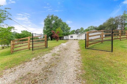 1533 Scenic Dr, Toccoa, GA, 30577-3204 | Card Image