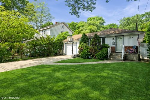 1680 Cornelius Ave, Wantagh, NY, 11793-2848 | Card Image