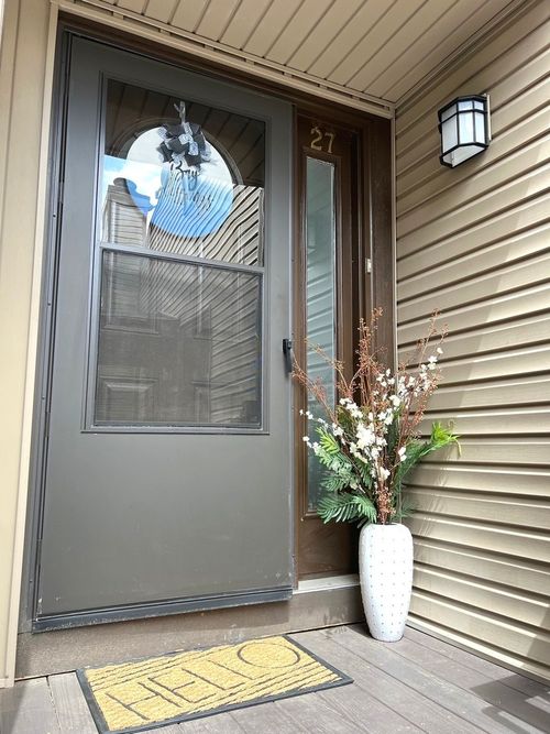 27-27 Mineola Rd, Fox Lake, IL, 60020-1558 | Card Image