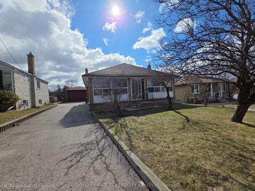 15 Westcliffe Road, North York, ON, M3M1K6 | Card Image