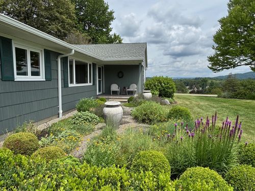 17 Van Voorhis Dr, Fishkill, NY, 12524-2523 | Card Image