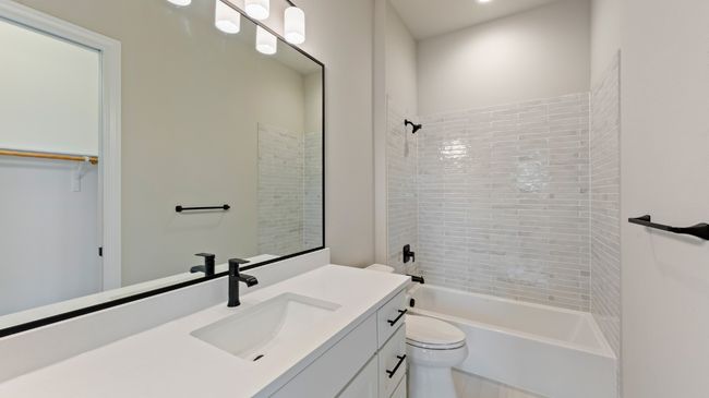 Full bath with bathing tub / shower combination and vanity | Image 23