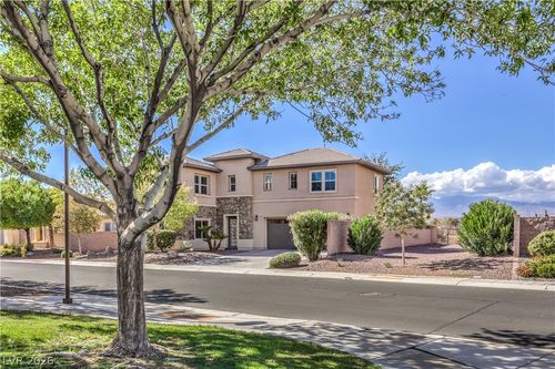 8655 Killians Greens Dr, Las Vegas, NV, 89131-6715 | Card Image