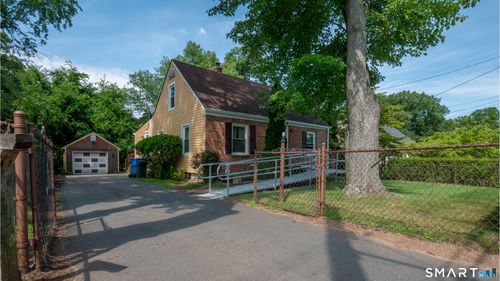 40 Packard Street, Manchester, CT, 06040 | Card Image