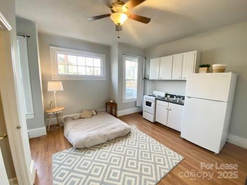 823 Central Ave, Charlotte, NC, 28204-2017 | Card Image