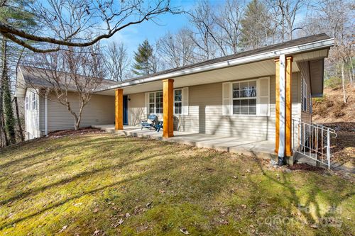 177 Country Rd, Brevard, NC, 28712-8613 | Card Image