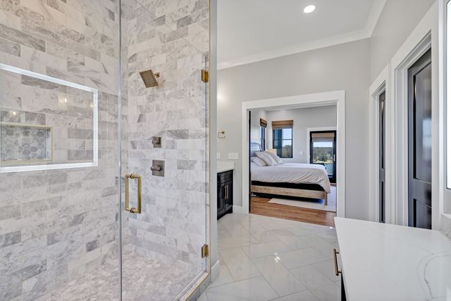 337 Lake Court Dr, House other with 5 bedrooms, 5 bathrooms and 2 parking in Lynchburg TN | Image 24