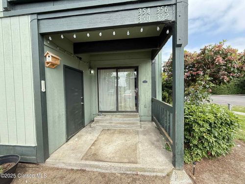 350 Ne Skipanon Dr, Warrenton, OR, 97146-9611 | Card Image