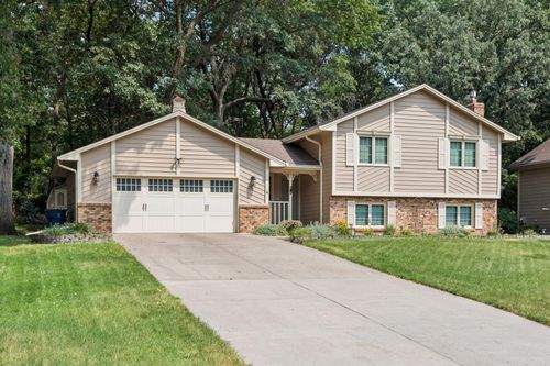 4 Pleasant View Ln, Circle Pines, MN, 55014-1768 | Card Image