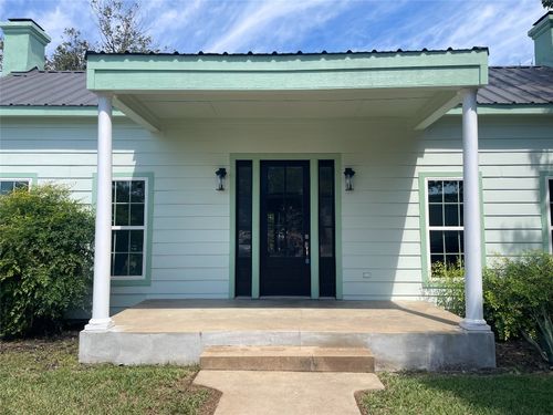201 E 6th St, Lampasas, TX, 76550-3219 | Card Image