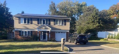 9 Glatter Ln, S Setauket, NY, 11720-1009 | Card Image