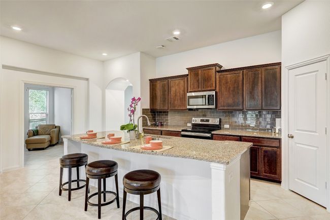 557 Scenic Bluff Dr, House other with 3 bedrooms, 3 bathrooms and 4 parking in Georgetown TX | Image 15