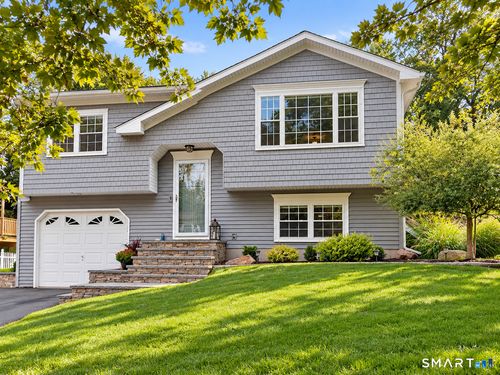 130 Meetinghouse Rdg, Meriden, CT, 06450-7229 | Card Image