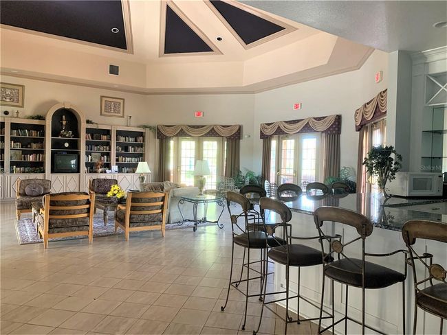 9110 - 9110 Lake Chase Island Way, Condo with 1 bedrooms, 1 bathrooms and null parking in TAMPA FL | Image 11