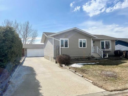 510 Linview Rd, Linden, AB, T0M1J0 | Card Image