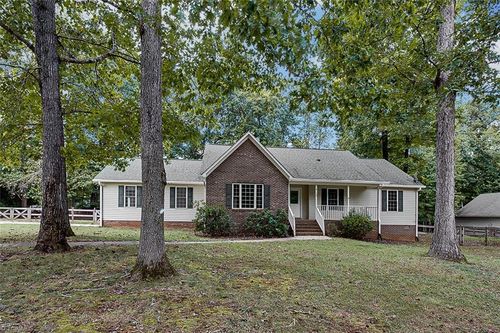 6125 Evelyn Ln, Pleasant Garden, NC, 27313-8176 | Card Image