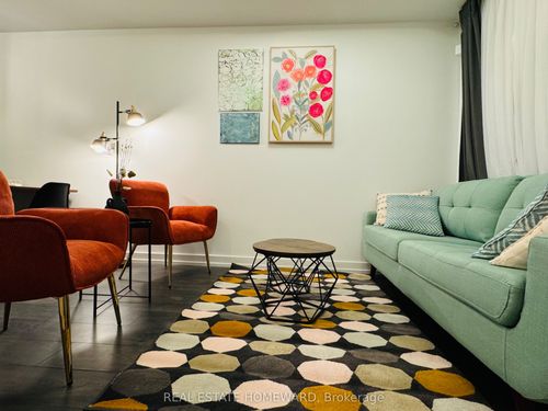 17 St Bartholomew St, Toronto, ON, M5A0P1 | Card Image