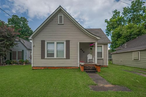 604 Abell St, Wharton, TX, 77488-4137 | Card Image