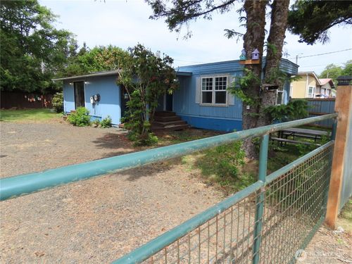 1127 Wood Ln, Grayland, WA, 98547-9510 | Card Image