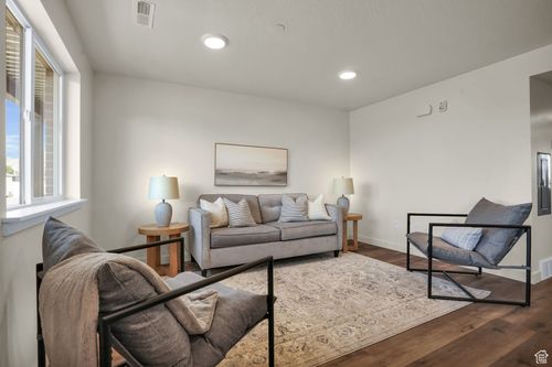 16-450 W Main St, Santaquin, UT, 84655-7168 | Card Image