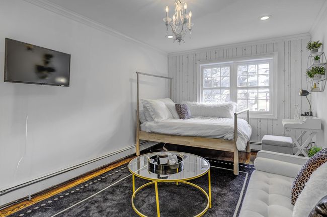 Generously sized bedroom | Image 19