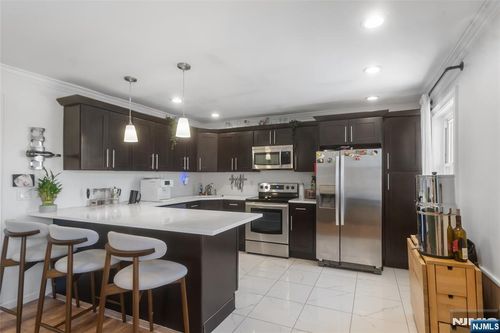 2 Radio Ave, Secaucus, NJ, 07094-3842 | Card Image