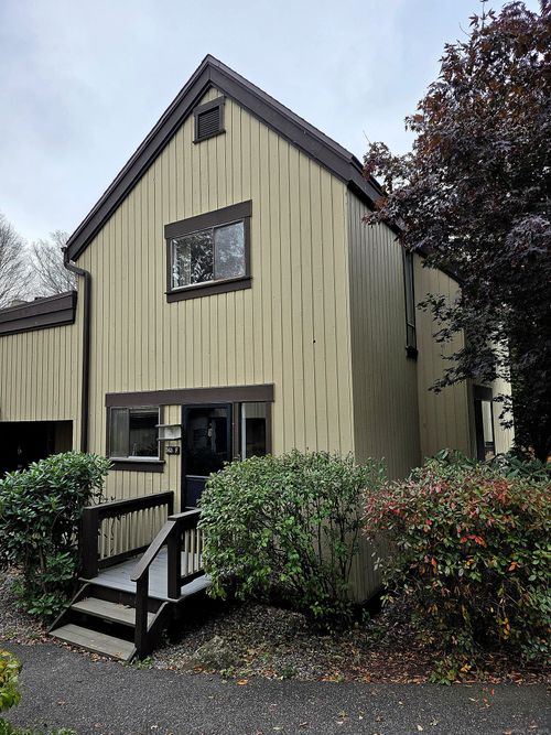 f-563 Heritage Vlg, Southbury, CT, 06488-1681 | Card Image