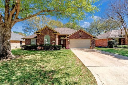 102 Settlers Ct, Palestine, TX, 75801 | Card Image