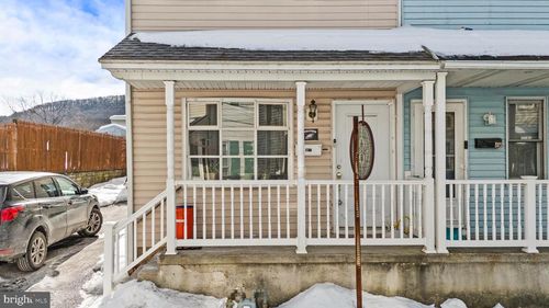817 Grant St, POTTSVILLE, PA, 17901-2317 | Card Image