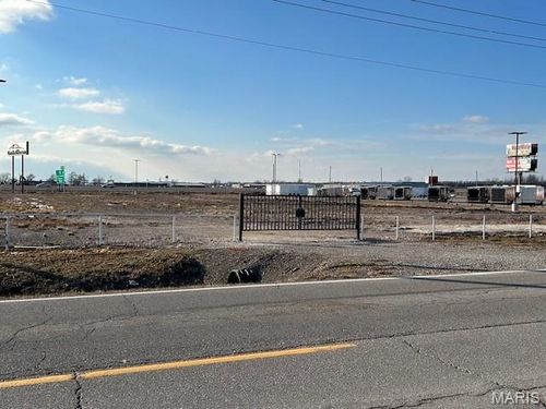 3141 E Outer Rd, Scott City, MO, 63780-9702 | Card Image