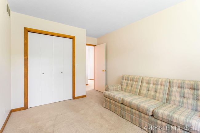 569 Appletree Dr, Condo with 3 bedrooms, 2 bathrooms and null parking in Holland MI | Image 14