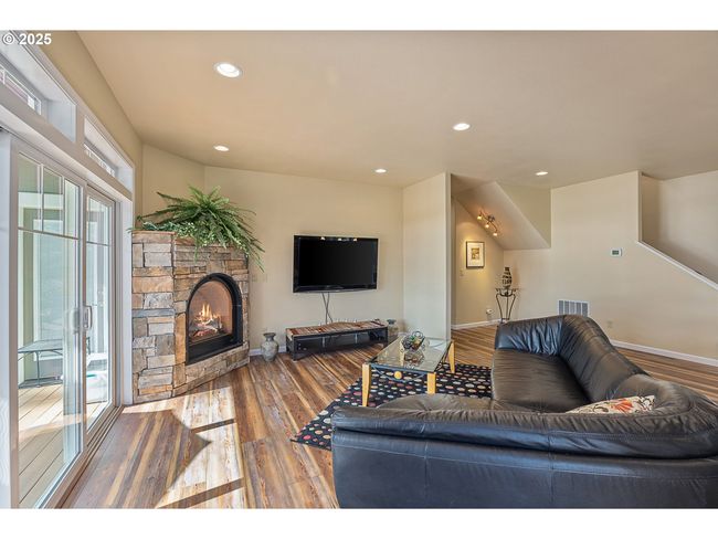 3271 Ne East Devils Lake Rd, House other with 4 bedrooms, 5 bathrooms and 5 parking in Otis OR | Image 7