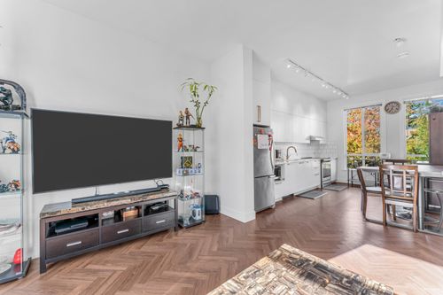 {{alt}} | Card Image