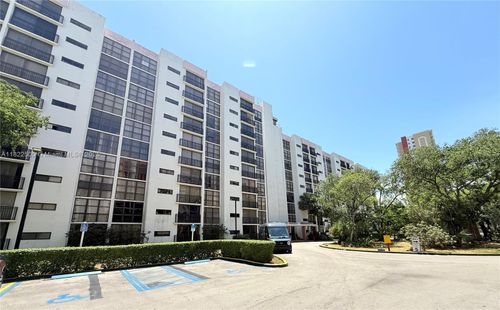 apt-116-16909 N Bay Rd, Sunny Isles Beach, FL, 33160-4221 | Card Image