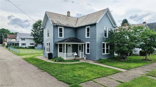 230 5th St Nw, New Philadelphia, OH, 44663-3556 | Card Image