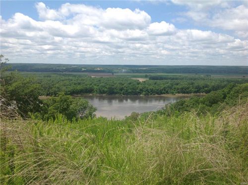 1751 Eagle Bluff Dr, Saint Albans, MO, 63073-1129 | Card Image