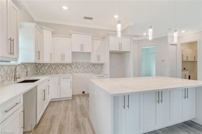 2632 26 Th Ave Se, House other with 3 bedrooms, 2 bathrooms and 2 parking in NAPLES FL | Image 4