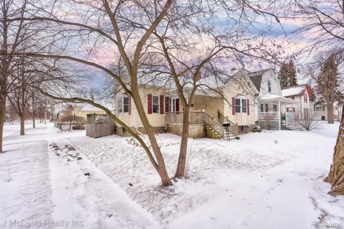 214 S Warner Street, Bay City, MI, 48706 | Card Image