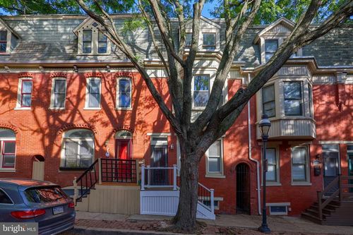 327 E Locust St, YORK, PA, 17403-2311 | Card Image