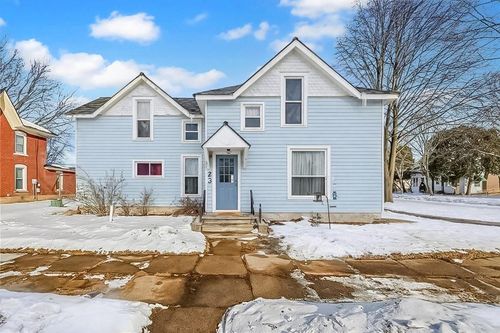 23 S Culver St, Chippewa Falls, WI, 54729-2826 | Card Image