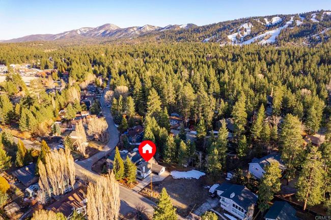 41605 Swan Dr, House other with 3 bedrooms, 2 bathrooms and 2 parking in Big Bear Lake CA | Image 27
