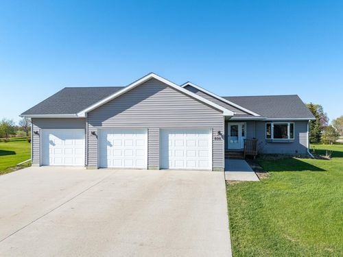 606 5th Ave S, Crookston, MN, 56716-2502 | Card Image