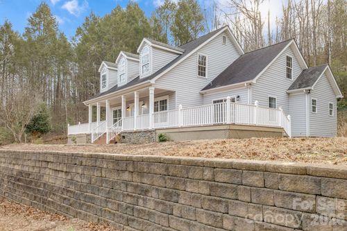 402 Sweetbriar Rd N, Lake Lure, NC, 28746-7106 | Card Image
