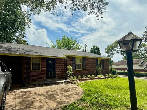 1533 S Parkway E, Memphis, TN, 38106-3702 | Card Image