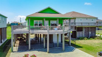 877 Palmetto Drive, House other with 2 bedrooms, 1 bathrooms and null parking in Crystal Beach TX | Image 1