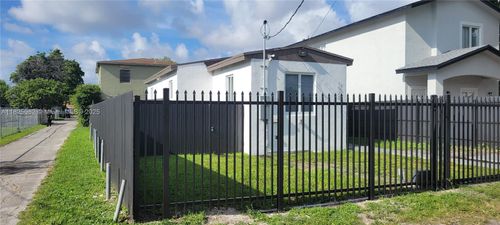 1520 Nw 69th St, Miami, FL, 33147-7156 | Card Image