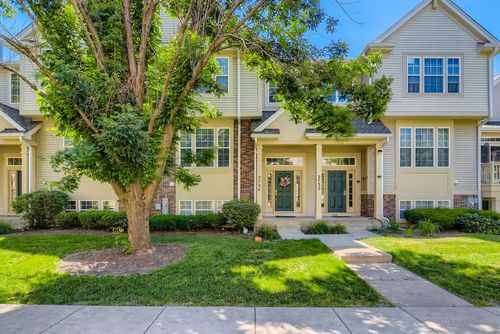 2734 N Greenwood Ave, Arlington Heights, IL, 60004-8429 | Card Image