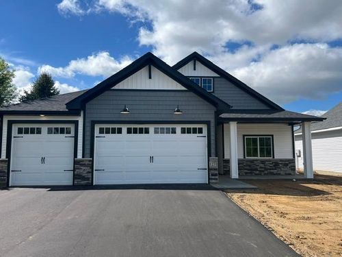 1231 Honeysuckle Ln Se, Cambridge, MN, 55008 | Card Image